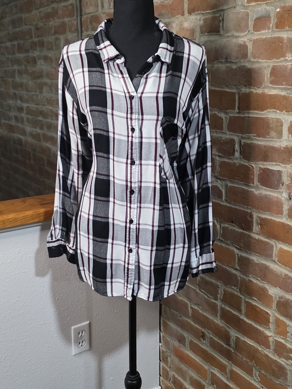 Philosophy Woman Plaid Button Down Shirt Size 2X Black White Burgundy Flannel